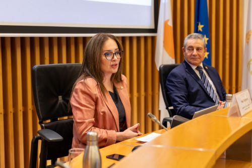 Συνεργασία σε εκπαίδευση και έρευνα συζήτησε το ΠΚ με Πρέσβειρα Αρμενίας