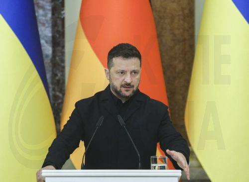 Η Ρωσία προετοιμάζει «μαζική επίθεση» κατά Ουκρανίας, λέει ο Ζελένσκι