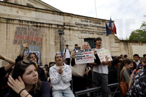 Οι μαθητικές κινητοποιήσεις στον γαλλικό Τύπο