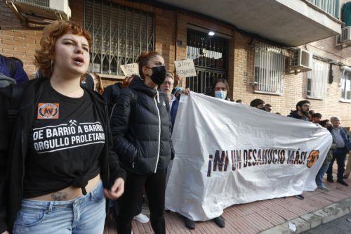 Tρεις ηγέτες κομμάτων στο επίκεντρο εξελίξεων στην Ισπανία ενόψει πρόωρων εκλογών