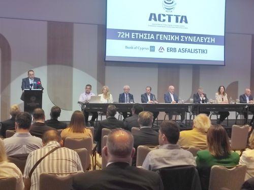 Θετικό ότι περιορίστηκαν οι τουριστικές απώλειες στο 7% λένε Κουμής-Παπαχαραλάμπους