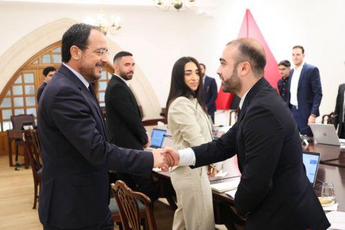 President stresses participatory democracy at youth Cabinet meeting