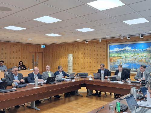 Στο 3% ο ρυθμός ανάπτυξης από 2027 είπε ο ΥΠΟΙΚ παρουσιάζοντας τον προϋπολογισμό στη Βουλή (2)