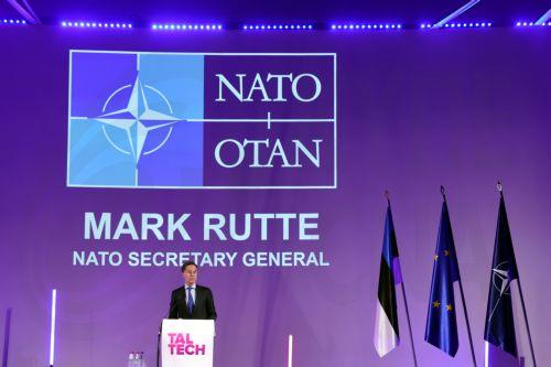 Το ΝΑΤΟ στέλνει αεροσκάφη και drone στη Μαύρη Θάλασσα μετά τις επιθέσεις σε πλοία