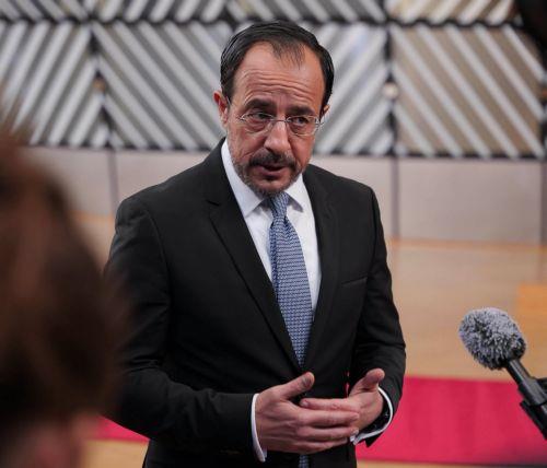 ΠτΔ στο Politico: Να εξεταστεί ευρωπαϊκός προϋπολογισμός 3 ή 4 ετών αντί για επταετής