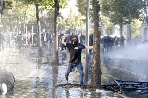 Ηλεκτρισμένη η κατάσταση στην Αλβανία μετά τις βίαιες διαδηλώσεις, κάλεσμα Ράμα σε διάλογο