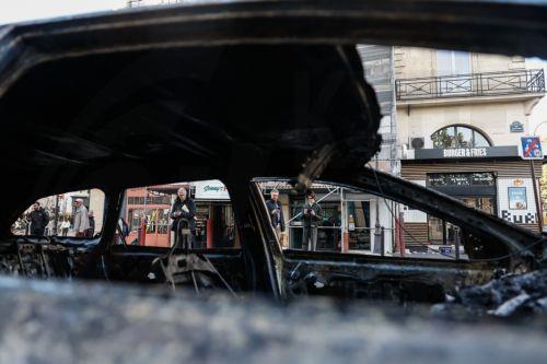 Διάγγελμα Μακρόν την Κυριακή μετά τις βίαιες διαδηλώσεις στη Γαλλία