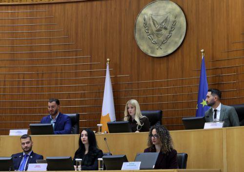 Σε κοινοβουλευτικές επιτροπές και Υπουργεία οι εισηγήσεις της Βουλής των Νέων Αντιπροσώπων