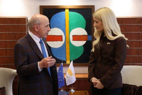 House President discusses strengthening of bilateral relations with US Ambassador