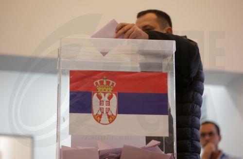 Στις κάλπες η Σερβία με το κυβερνών κόμμα να αντιμετωπίζει το ανερχόμενο φοιτητικό κίνημα