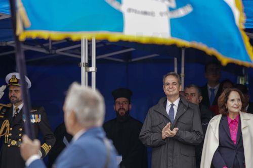 Πολεμιστές της ΕΛΔΥΚ άνοιξαν την παρέλαση στη Θεσσαλονίκη, η Ελλάδα είναι δύναμη ειρήνης είπε ο Μητσοτάκης