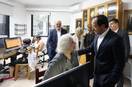 Επίσκεψη ΠτΔ στη Στέγη Ηλικιωμένων «Αρχάγγελος Μιχαήλ», διαβεβαίωσε για αγορά ειδικού αυτοκινήτου για μετακινήσεις