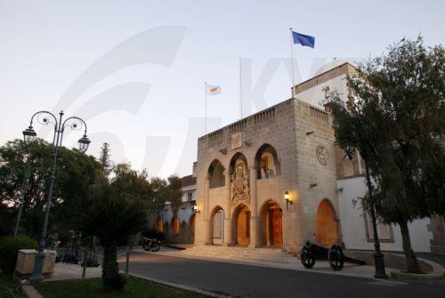 Government to cooperate with all parties where views align, V. Papadopoulos tells CNA