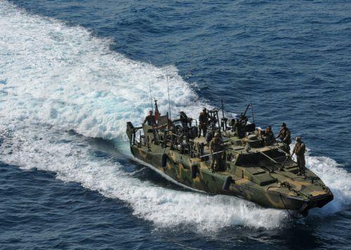 Οι Φρουροί της Επανάστασης προειδοποιούν τα πλοία των ΗΠΑ στον Κόλπο