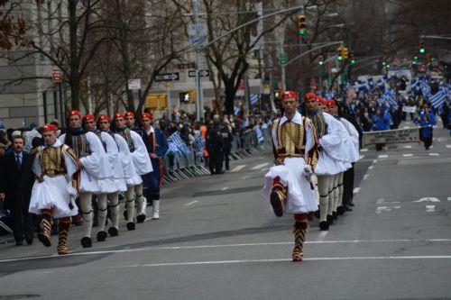 Παρέλαση ομογένειας στο Μανχάταν για επέτειο Ελληνικής Ανεξαρτησίας