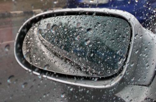 Συσσώρευση νερού στον αυτοκινητόδρομο Πάφου-Λεμεσού λόγω βροχόπτωσης