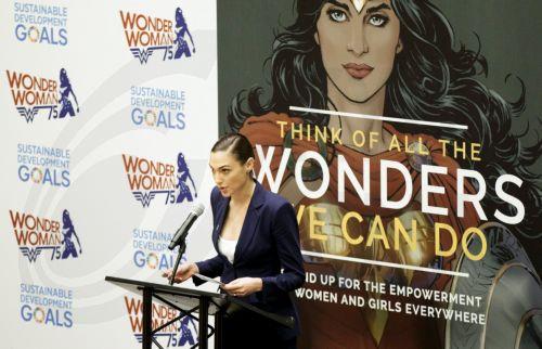 Η Γκαλ Γκαντότ υποδύεται την Wonder Woman στο «Shazam 2»