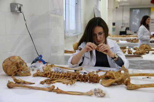 Άρχισε διαδικασία για ταυτοποίηση οστών Ελλαδιτών πεσόντων/αγνοουμένων 1974 που εκτέθηκαν σε χημικά