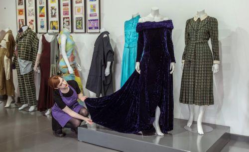 Σε δημοπρασία κινηματογραφικά και θεατρικά κοστούμια του οίκου Cosprop