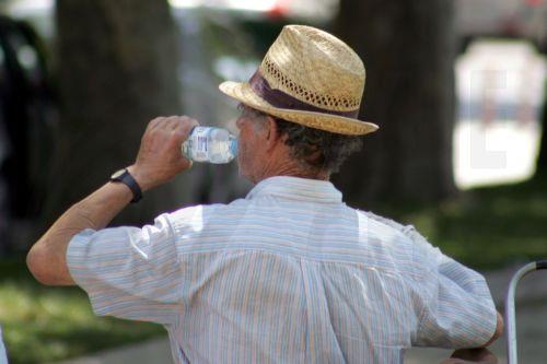 Πρόστιμο σε κυλικείο για το πλαφόν στο νερό, καλεί σε συμμόρφωση η Υπ. Προστασίας Καταναλωτή