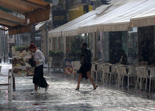 Εντονότερα φαινόμενα σε δυτικά και νότια παράλια λέει στο ΚΥΠΕ η Μετεωρολογική, στο 36,8% η πληρότητα των φραγμάτων