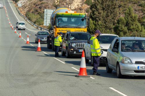 Έκλεισε λωρίδα κυκλοφορίας παρά την έξοδο Αθηαίνου λόγω οδικής σύγκρουσης