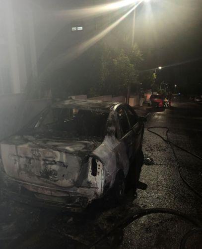 Φωτιά σε αυτοκίνητο εταιρείας στη Λεμεσό, φαίνεται να τέθηκε κακόβουλα