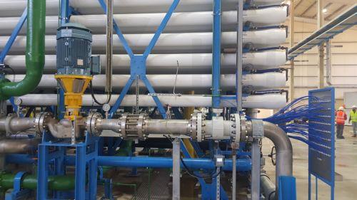 Limasol Limanı’nda kurulan mobil tuzdan arındırma ünitesi tam kapasiteyle çalışmaya başladı