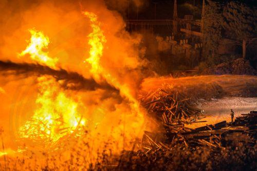 Πυρκαγιά σε καλαμιώνα κοντά στον Άγιο Σωζόμενο