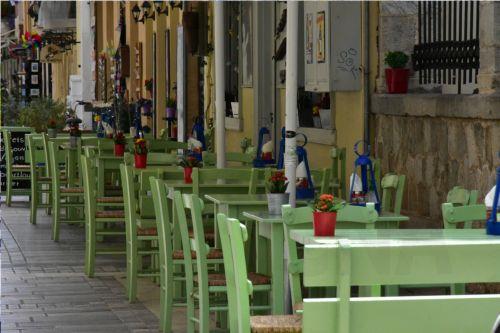 Σαράντα επτά συλλήψεις για παράνομη απασχόληση σε χώρους εστίασης