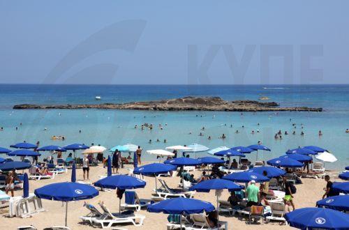 Tourist arrivals up by 40% and Cyprus residents trips abroad by 59% in August
