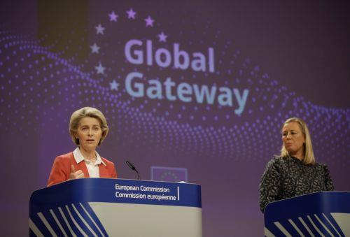 وزير النقل يشارك في منتدى البوابة العالمية في بروكسل