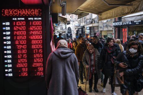 Βουτιά κατά $43,4 δις τον Μάρτιο στα συναλλαγματικά αποθέματα της Τουρκίας