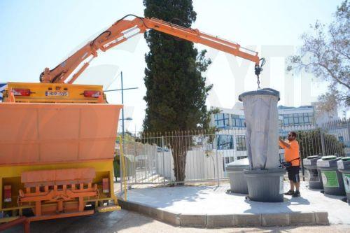 Αρχισε η αντικατάσταση κάδων απορριμμάτων στη λεωφόρο Νησί στην Αγ. Νάπα