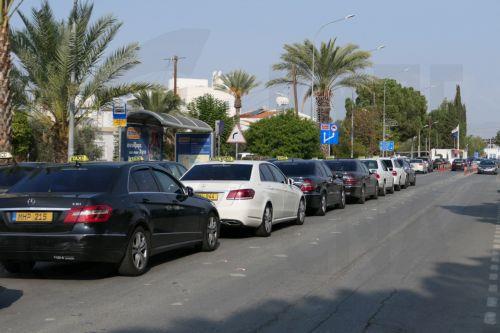 Ε/κ και τ/κ κόμματα παροτρύνουν τους ηγέτες για το άνοιγμα οδοφραγμάτων