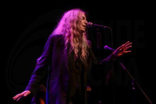 Τα απομνημονεύματά της στο βιβλίο Bread of Angels παρουσιάζει η Πάτι Σμιθ