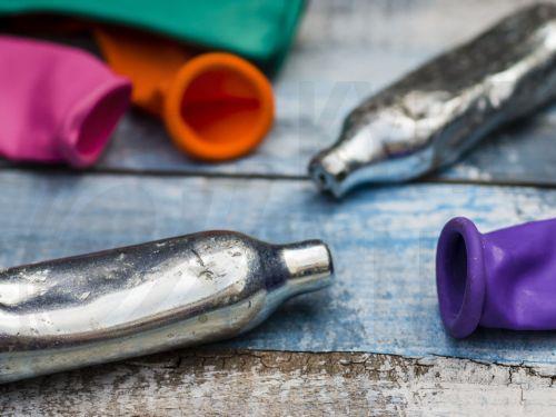 Δύο συλλήψεις στον Πρωταρά για παράνομη κατοχή και προμήθεια laughing gas