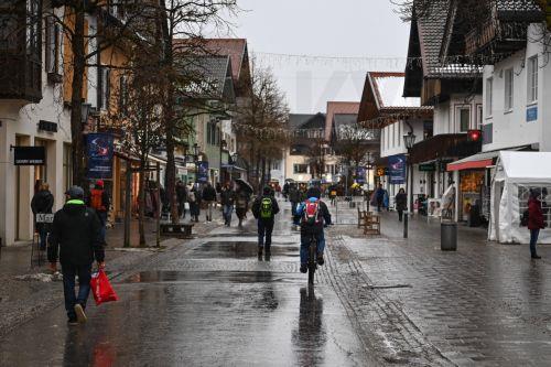 Ο Κιμ Γιονγκ Ουν στηλιτεύει την «ανωριμότητα» αξιωματούχων εν μέσω ξεσπάσματος της πανδημίας του κορωνοϊού