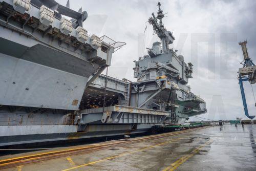 Fransız uçak gemisi Charles de Gaulle Kıbrıs’a geldi