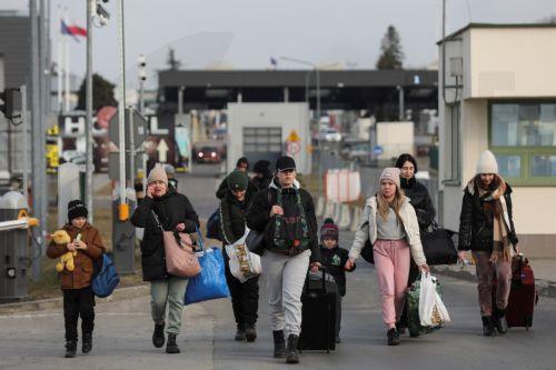 Η Πολωνία θέλει να καταργήσει την έκτακτη βοήθεια για τους Ουκρανούς πρόσφυγες