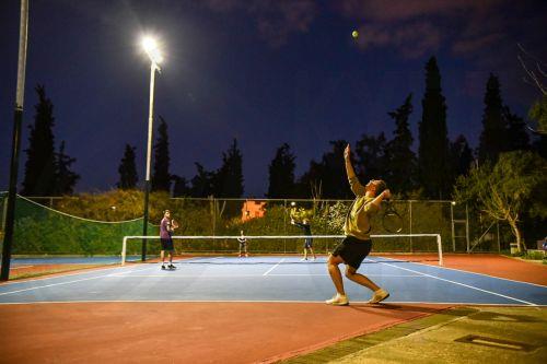 Προσβάσιμα στο κοινό γήπεδα τένις και futsal λέει ο Δήμος Στροβόλου