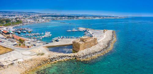 Ευρεία σύσκεψη στο Υπ. Μεταφορών για κατασκευή κυμματοθραυστών στην Πάφο