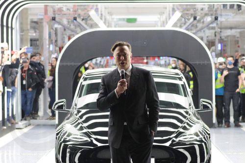 Μειωμένα κέρδη για γ΄τρίμηνο ανακοίνωσε η Tesla εν μέσω αύξησης δαπανών για επενδύσεις