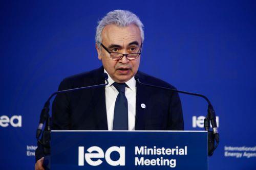 Αυξάνεται η παγκόσμια ζήτηση πετρελαίου παρά τους φόβους του πολέμου τονίζει ο ΔΟΕ