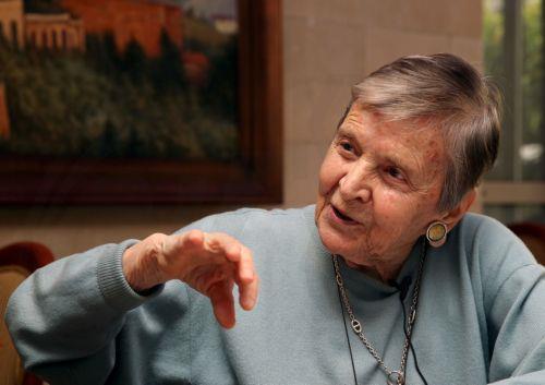 Η Ε. Γλύκατζη-Αρβελέρ αναμόρφωσε τον τρόπο κατανόησης του Βυζαντίου, λέει στο ΚΥΠΕ η Καθηγήτρια Βυζαντινολογίας του ΠΚ, Σ. Κωνσταντίνου