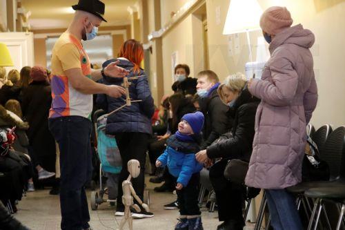 Avrupa Güvenlik ve İşbirliği Teşkilatının çevrim içi toplantısında Hadjiyiannis, Ukraynalı mülteciler konusunu gündeme getirdi