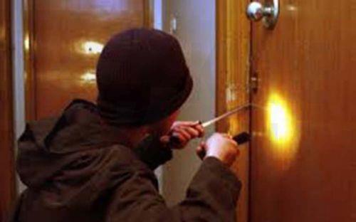 Εντοπισμός και σύλληψη διαρρήκτη εντός οικίας στη Λεμεσό