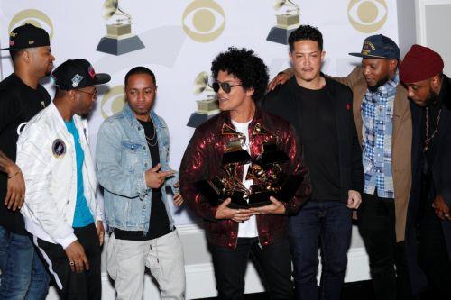 Ο Μπρούνο Μαρς ανακοίνωσε περιοδεία σε δύο ηπείρους από τον Απρίλιο