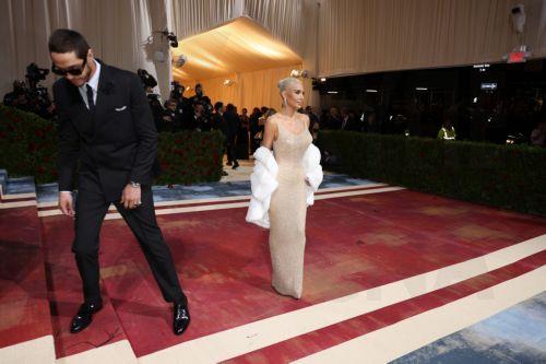 Η Κιμ Καρντάσιαν συνεργάζεται ξανά με τον Ράιαν Μέρφι σε νέα δραματική σειρά