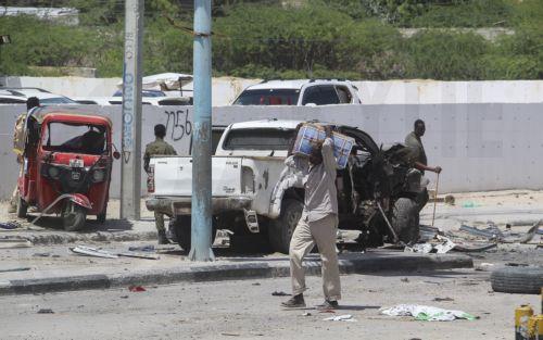 Πυρά και εκρήξεις ακούγονται στο Χαγιάτ όπου Σομαλοί Ισλαμιστές εξαπολύουν επίθεση